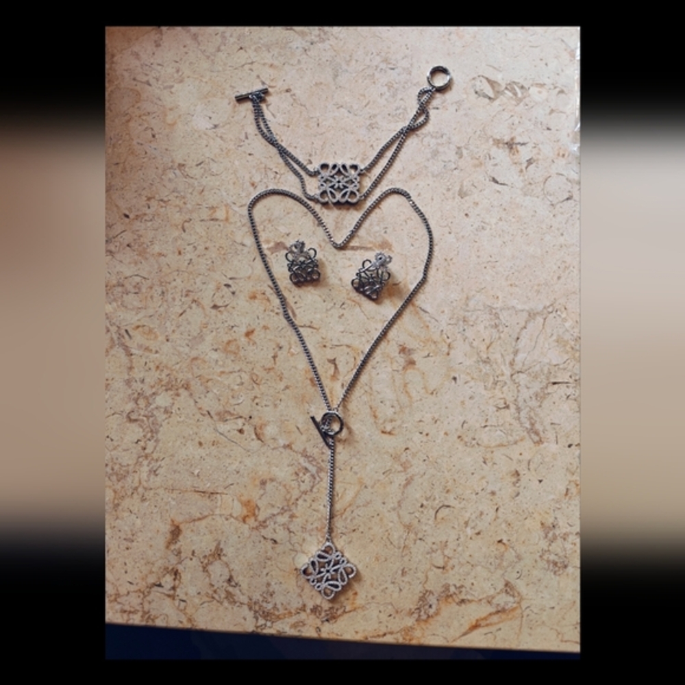 STUNNING Rhinestone Jewelry Set - Picture 2 of 3